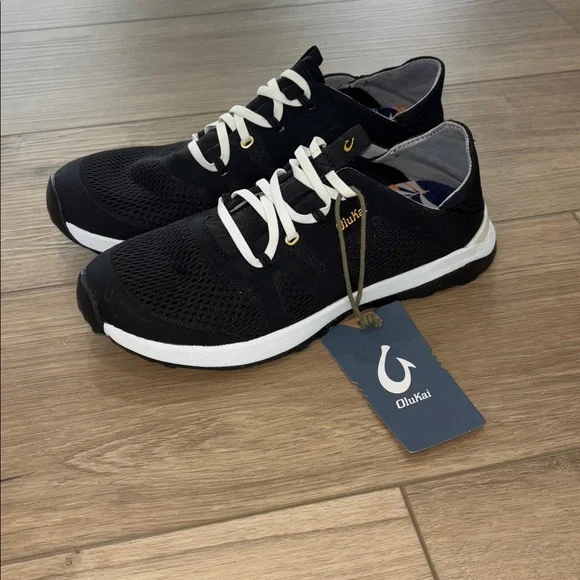 OluKai Huia black Women’s Slip-On Athletic Shoes size 7
New with tags - Picture 5 of 11